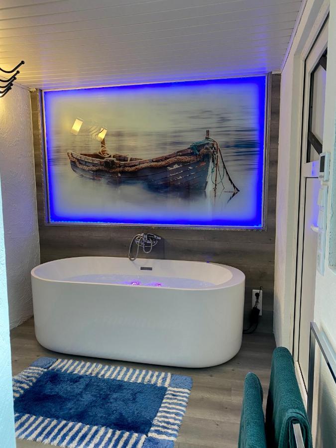 Gleis 2, Waggon Mit Ofen, Optional Mit Whirlpool Und Sauna Кроненбург Экстерьер фото